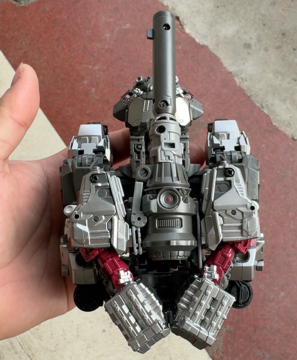 Tersedia Mainan Transformasi M - Model Kit Optimus Prime ulasan dan harga