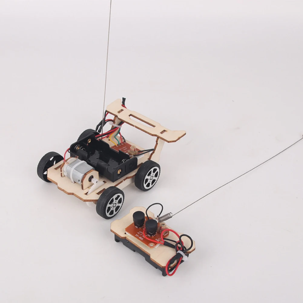 Kit Perakitan Model Mobil RC D - Model Kit Helicopter ulasan dan harga